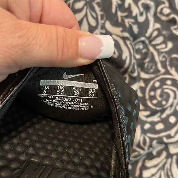 Nike size 8 slides - Picture 3 of 5